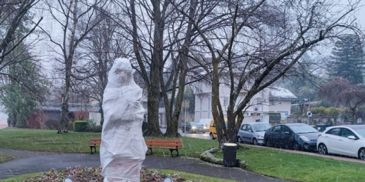 Turkic Culture and Heritage Foundation condemns act of vandalism against Khurshudbanu Natavan’s statue in France