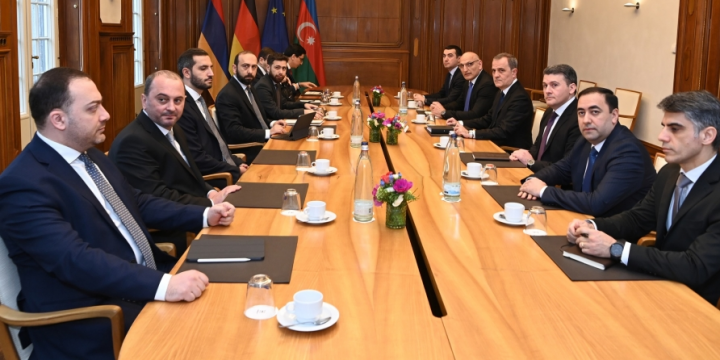 Meeting between Azerbaijani and Armenian FMs kicks off in Berlin