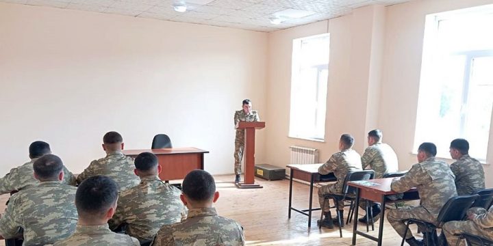 “Komando başlanğıc kursu”nda praktiki məşğələlər yerinə yetirilir