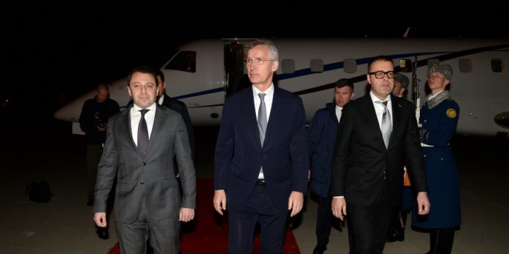 NATO-nun Baş katibi Yens Stoltenberq Azərbaycana rəsmi səfərə gəlib