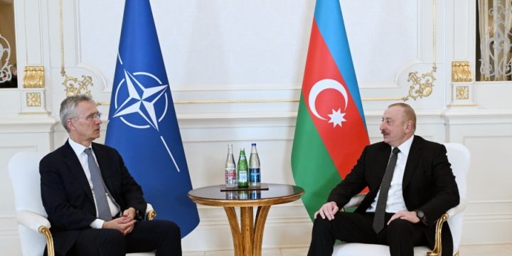 Prezident İlham Əliyevin NATO-nun Baş katibi Yens Stoltenberq ilə təkbətək görüşü başlayıb