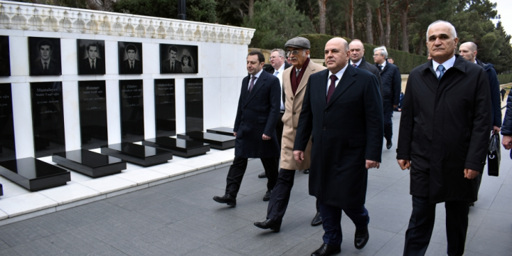 Russian Prime Minister pays tribute to Azerbaijani martyrs
