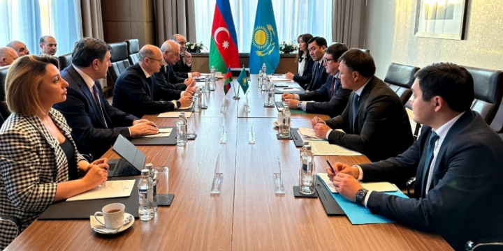 Azerbaijan’s Minister of Energy meets with his Kazakh Counterpart