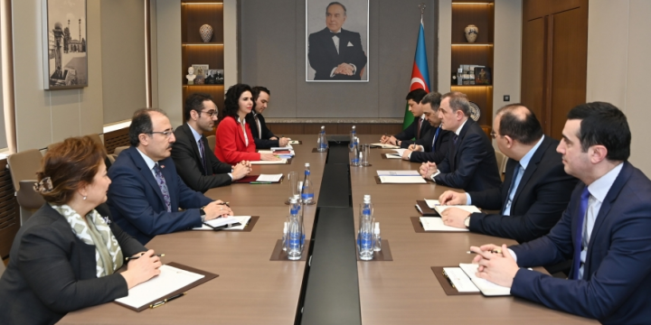 Azərbaycanla Türkiyə arasında ikitərəfli, regional və çoxtərəfli əməkdaşlıq gündəliyinin perspektivləri müzakirə olunub