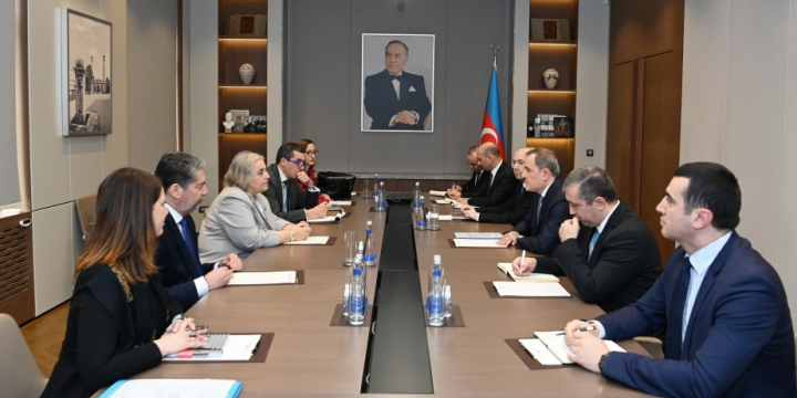 Azərbaycanla Yunanıstan arasında ikitərəfli və çoxtərəfli platformalarda əməkdaşlıq əlaqələri müzakirə edilib
