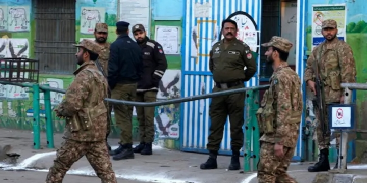 Pakistanda terror hücumu nəticəsində azı 7 hərbçi həlak olub