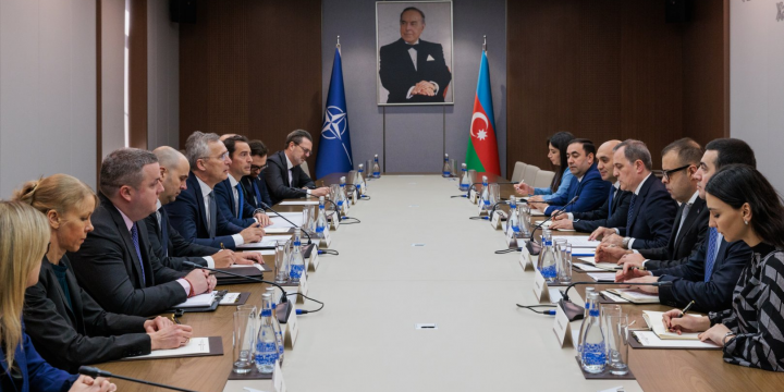 Azərbaycanın xarici işlər naziri Ceyhun Bayramov NATO-nun Baş katibi Yens Stoltenberqlə görüşüb