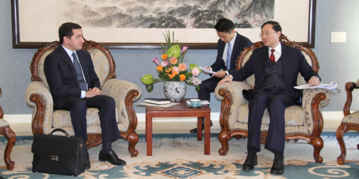 Azerbaijan, China discuss bilateral cooperation