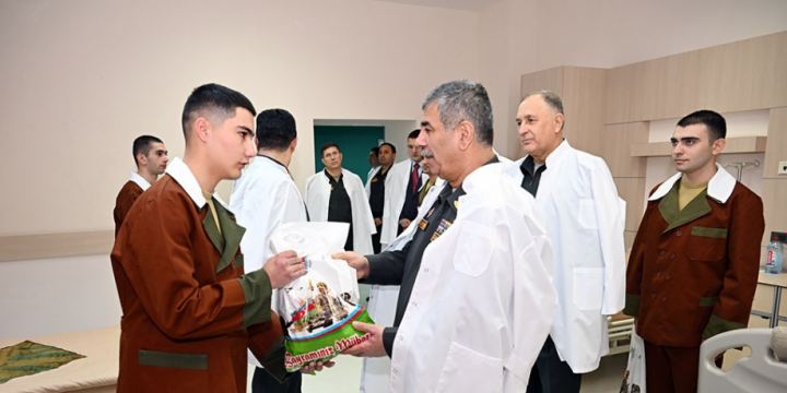 Azerbaijani Defense Ministry’s leadership visits military hospital