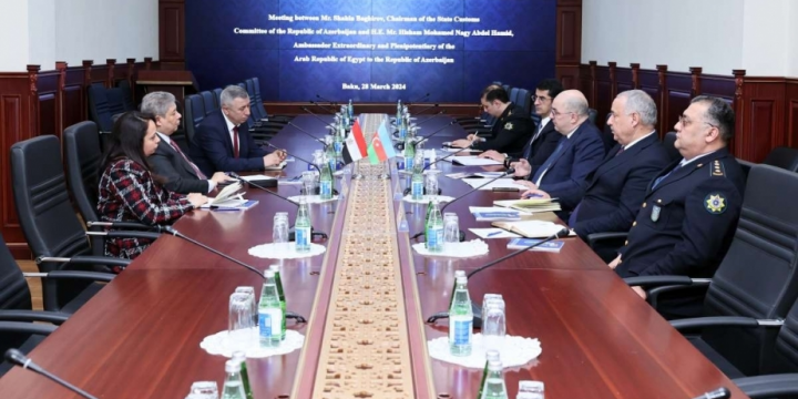 Chairman of Azerbaijan’s State Customs Committee meets with Egyptian ambassador