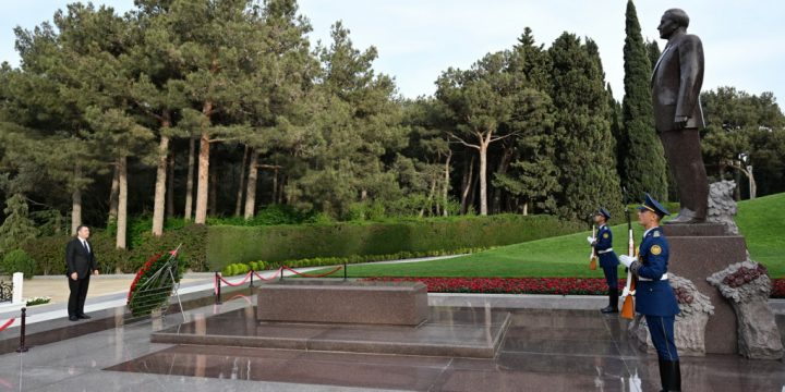 Kyrgyz President Sadyr Zhaparov pays respect to Great Leader Heydar Aliyev