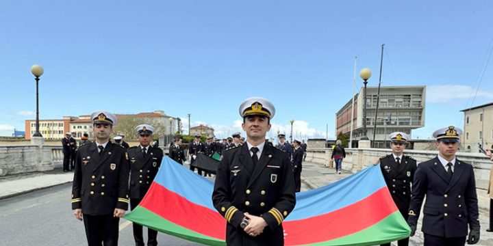 Hərbçilərimiz İtaliyada beynəlxalq dənizçilik yarışlarında iştirak edirlər