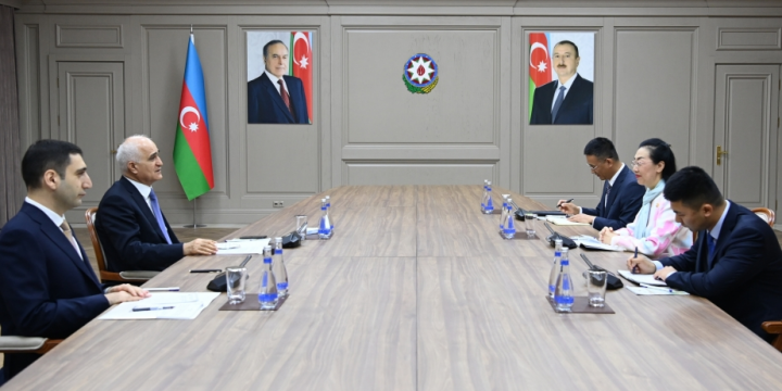 Azerbaijan`s deputy PM meets with outgoing Chinese ambassador