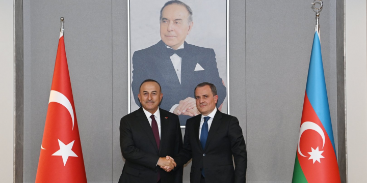 Ceyhun Bayramov Mövlud Çavuşoğlu ilə görüşüb