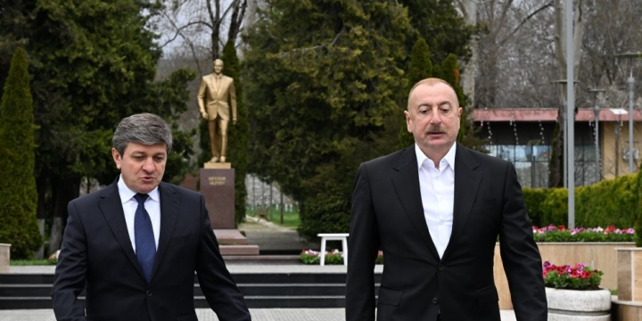 President Ilham Aliyev visited statue of National Leader Heydar Aliyev in Gabala city