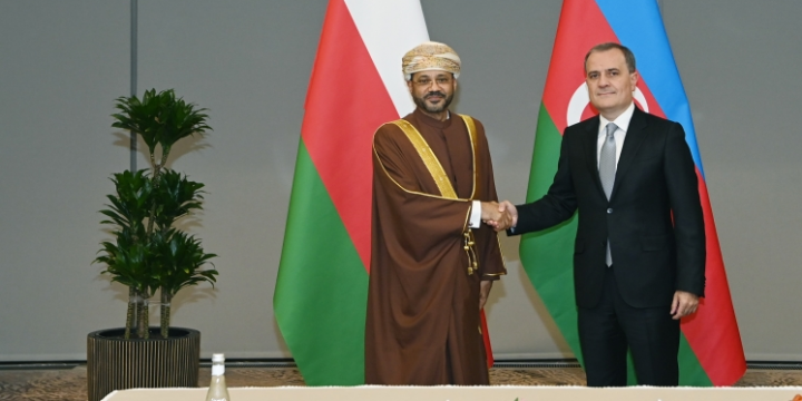 Azerbaijan, Oman explore prospects for bilateral relations