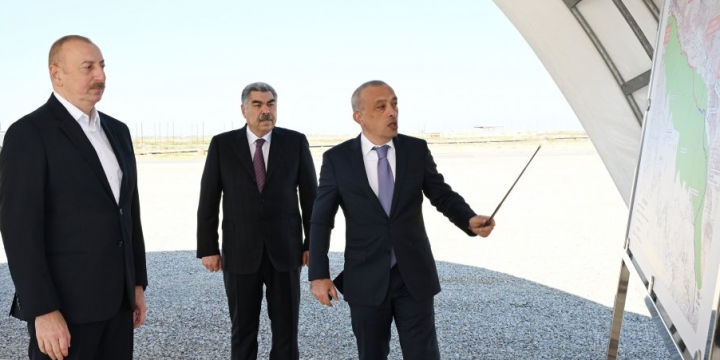 Prezident İlham Əliyev Hacıqabul rayonunda Şirvan suvarma kanalının təməlini qoyub