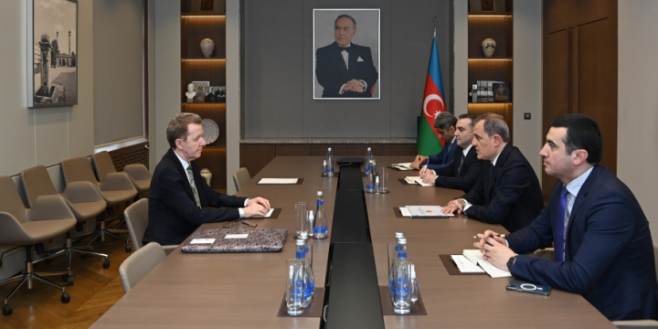 Azerbaijani FM informs Algerian ambassador about current situation in the region