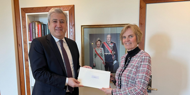 Prezident İlham Əliyevin Norveç Baş nazirinə ünvanladığı COP29-a dəvət məktubu səfirə təqdim edilib