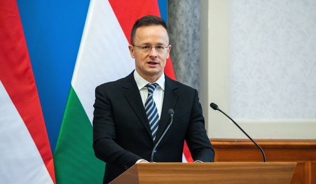 Peter Siyarto Azərbaycana səfərə yola düşüb