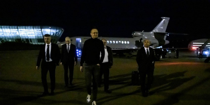 Macarıstanın xarici işlər naziri Azərbaycana gəlib
