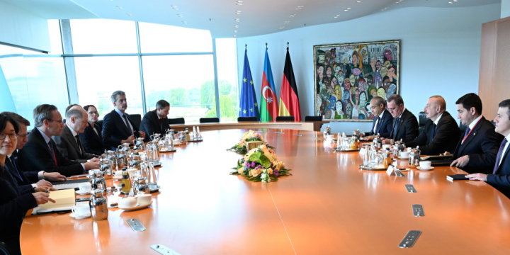 President Ilham Aliyev held expanded meeting with Chancellor of Germany Olaf Scholz in Berlin