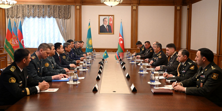 Azerbaijan, Kazakhstan discuss prospects for development of military cooperation