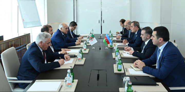 Azərbaycan və Əlcəzair arasında regional məsələlər müzakirə olunub