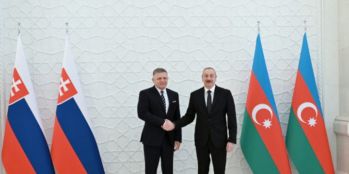 Prezident İlham Əliyevin Slovakiyanın Baş naziri ilə təkbətək görüşü olub
