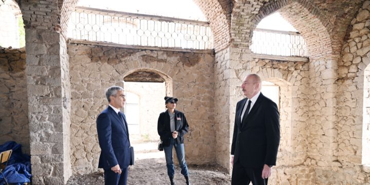 Şuşada Çöl Qala məscidində aparılan bərpa işləri ilə tanışlıq