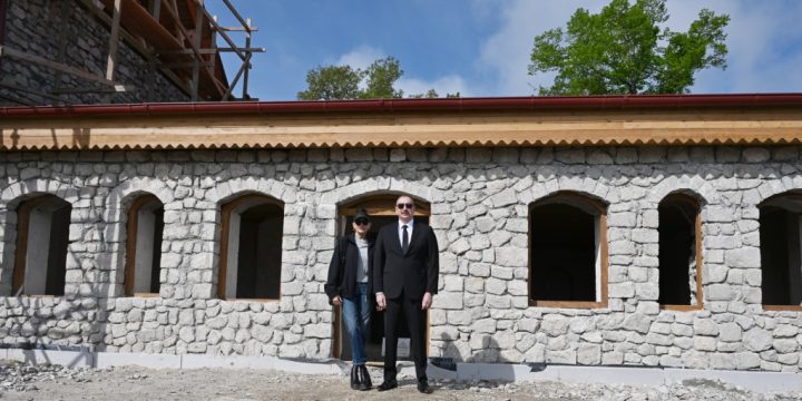 Prezident İlham Əliyev və Birinci xanım Mehriban Əliyeva Şuşada Üzeyir Hacıbəylinin ev-muzeyində aparılan bərpa işləri ilə tanış olublar