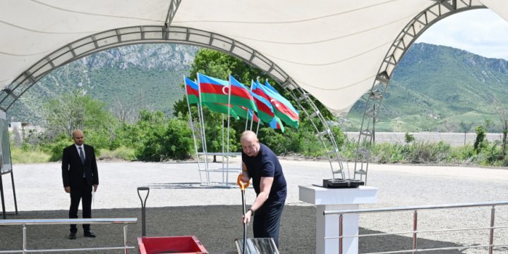 Prezident İlham Əliyev Zəngilan rayonunun Mincivan qəsəbəsinin təməlini qoyub