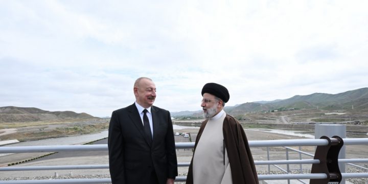 Prezident İlham Əliyev və Prezident Seyid İbrahim Rəisi Azərbaycan-İran dövlət sərhədində görüşüblər