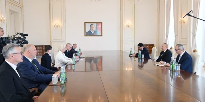 Prezident İlham Əliyev Latviya Seyminin sədrinin başçılıq etdiyi nümayəndə heyətini qəbul edib