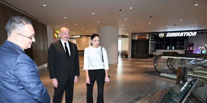 Prezident İlham Əliyev və Birinci xanım Mehriban Əliyeva Bakıda “Crescent Bay” layihəsinin təqdimatı və “Crescent Mall” ticarət mərkəzinin açılışında iştirak ediblər