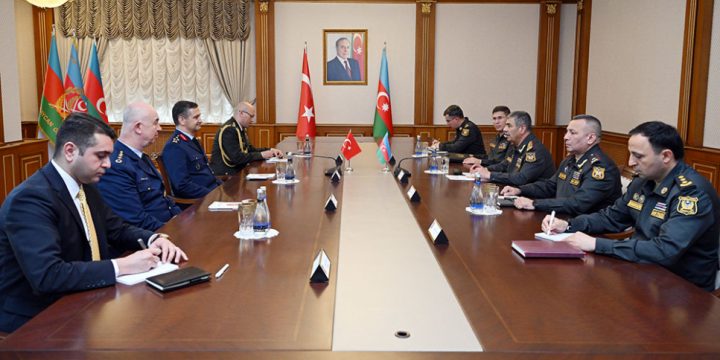 Azərbaycanla Türkiyə arasında hərbi sahədə əməkdaşlığın inkişafı müzakirə olunub