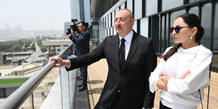 President Ilham Aliyev and First Lady Mehriban Aliyeva participated in presentation of Crescent Bay project and opening of Crescent Mall 
