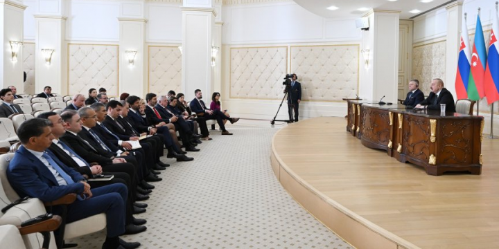 Prezident İlham Əliyev və Baş nazir Robert Fitso mətbuata bəyanatlarla çıxış ediblər