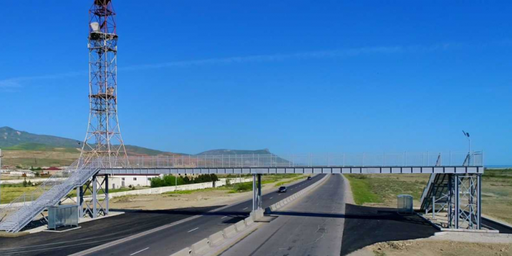Bakı-Quba yolunda piyada keçidinin inşası başa çatıb
