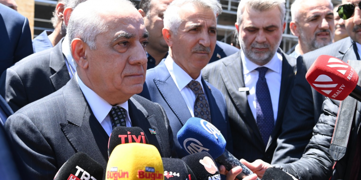 Əli Əsədov Kahramanmaraşda “Azərbaycan məhəlləsi”ndəki işlərinin gedişi ilə tanış olub