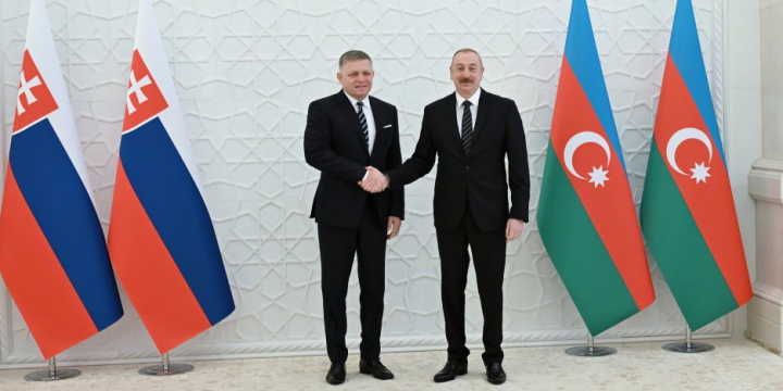 President Ilham Aliyev held one-on-one meeting with Prime Minister of Slovakia