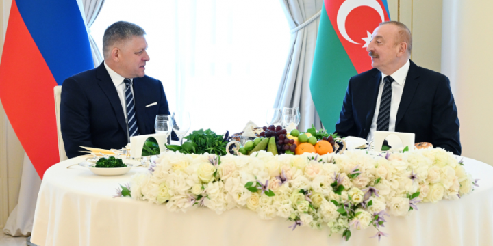 Official dinner was hosted on behalf of President of Azerbaijan in honor of Prime Minister of Slovakia 