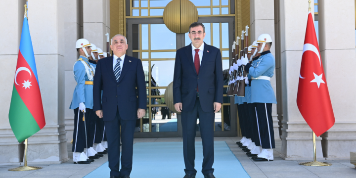 Prime Minister Ali Asadov meets with Turkish Vice President Cevdet Yilmaz