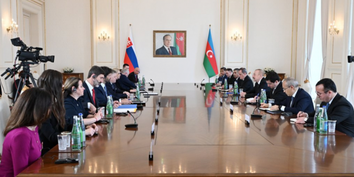 President Ilham Aliyev held expanded meeting with Prime Minister of Slovakia