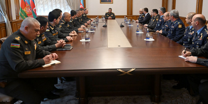Azerbaijani Defense Minister commends Air Forces’ activities