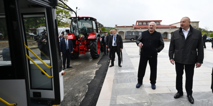 President Ilham Aliyev and President Aleksandr Lukashenko viewed bus jointly manufactured by Azerbaijan and Belarus, as well as tractors presented by the Belarusian President