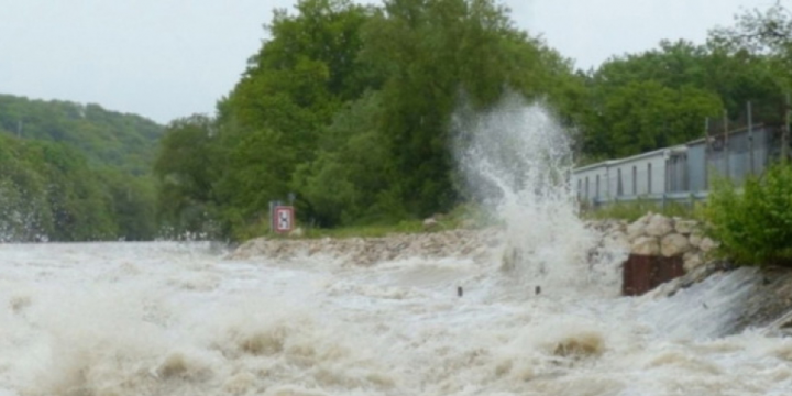 Sinoptiklər xəbərdarlıq edirlər: Bəzi yerlərdə leysan yağacaq, çaylardan daşqın və sel keçəcək