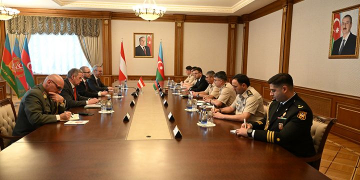 Azərbaycan-Avstriya hərbi əlaqələrinin genişləndirilməsi məsələləri müzakirə edilib