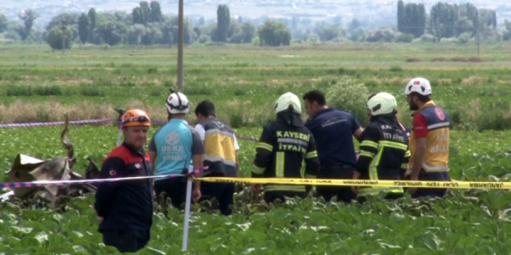 Türkiyədə təlim təyyarəsi qəzaya uğrayıb, iki pilot həlak olub