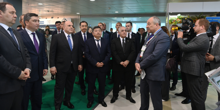 Prime Minister Ali Asadov visits “Belagro 2024” exhibition in Minsk